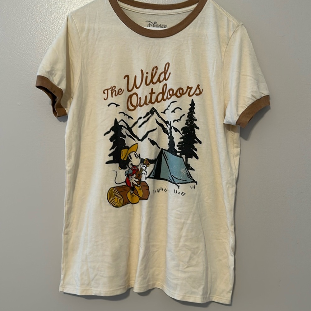 Disney Her Universe Mickey Mouse Vintage Ringer Tshirt Tee Size Medium Outdoor
